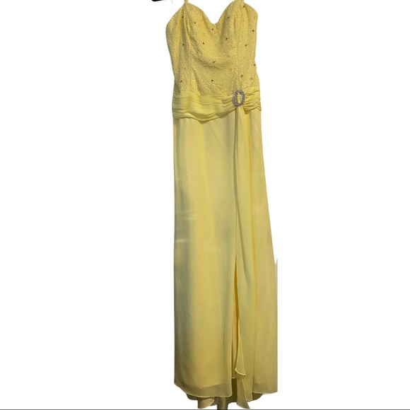 Strapless light yellow gown w rhinestones - Picture 1 of 3